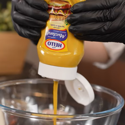 وصفة تشيكن بايتس مع صلصلة المسترد والعسل بإستخدام منتجات هلو